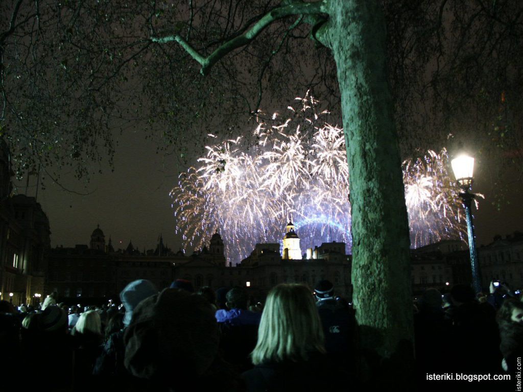 Фейерверки в Лондоне на Новый 2011 год