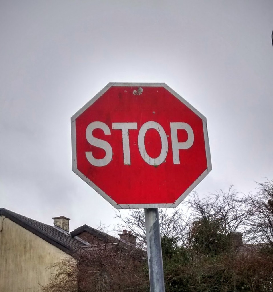 дорожный знак "Stop"