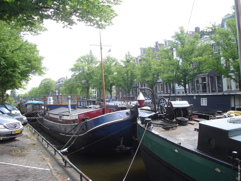 Парковка яхт в Амстердаме